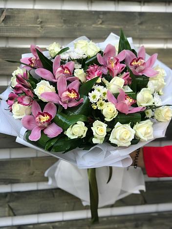 Букет цветов из: Розы и Хризантемы в Хохлово