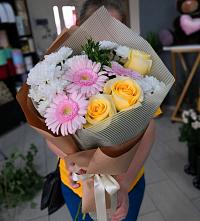 Букет цветов из:  Герберы, Розы и Хризантемы в Хохлово