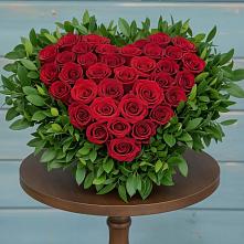 Цветочная композиция из Розы в виде сердца в Хохлово