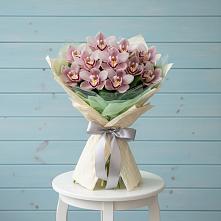 Букет цветов из:  Орхидеи и Розы в Хохлово