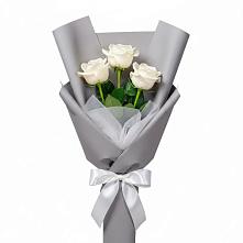 Букет 3 белые розы в Хохлово