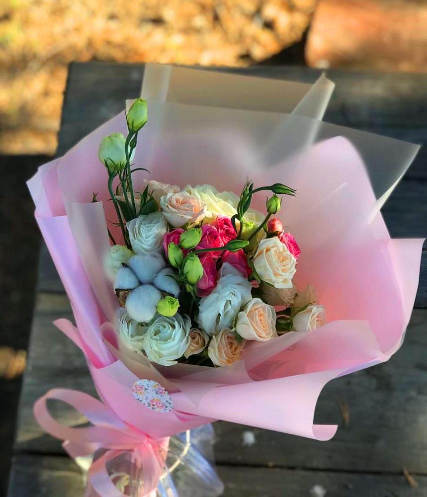 Букет цветов из: Розы и Лизиантусы в Хохлово