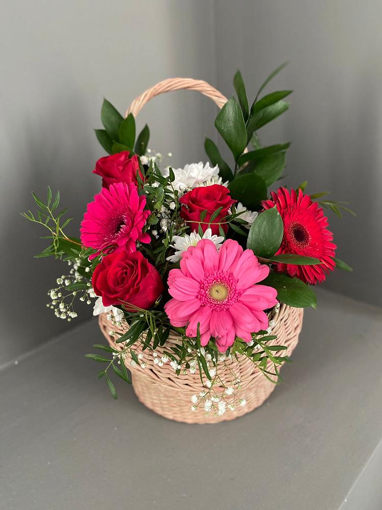 Цветочная композиция из Розы, Хризантемы и Герберы в корзине в Хохлово