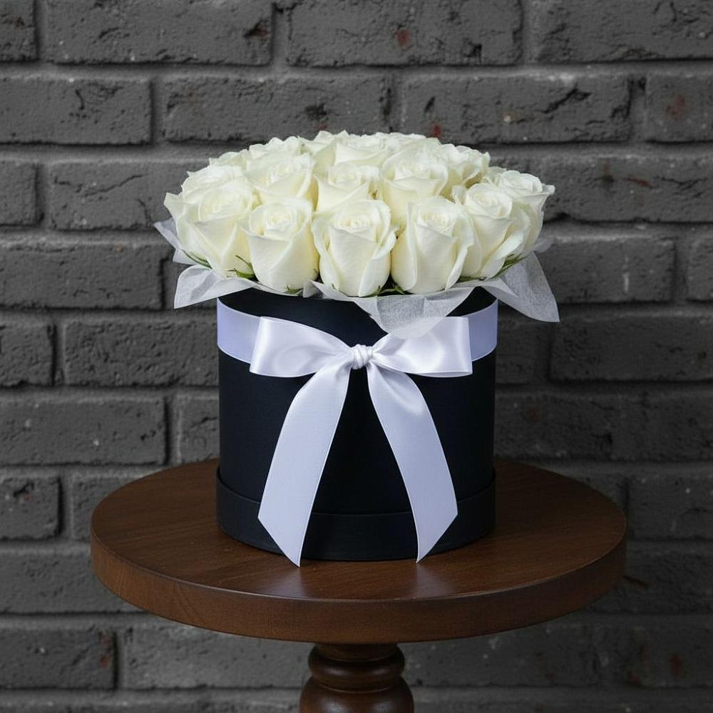 Цветочная композиция из Розы в шляпной коробке в Хохлово