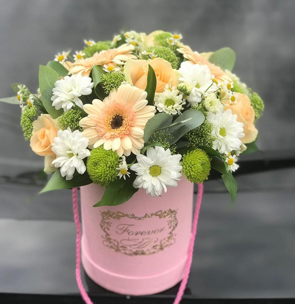 Цветочная композиция из Розы, Герберы и Хризантемы в шляпной коробке в Хохлово