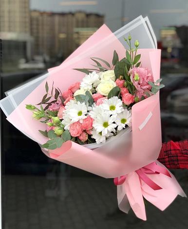 Букет цветов из: Розы, Лизиантусы и Хризантемы в Хохлово