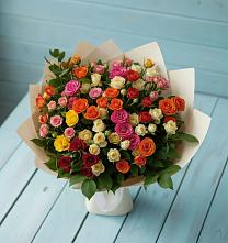 Букет Микс из разноцветных кустовых роз в Хохлово